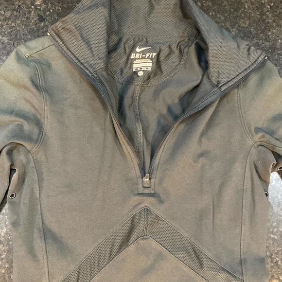 Nike Dri Fit Half Zip - Picture 4 of 8